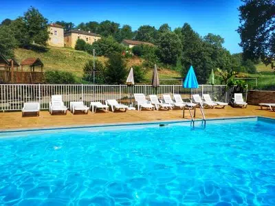 vue piscine camping Lot