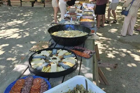 Buffet - Accueil groupe - camping Lot